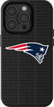 Funda con fondo de texto del equipo de la NFL con MagSafe para el iPhone 15 - New England Patriots​​ 
